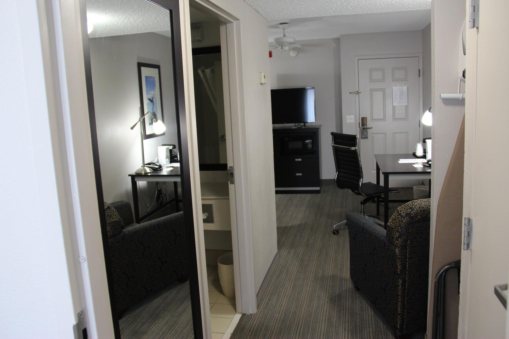 Country & By Radisson, Jacksonville, Fl